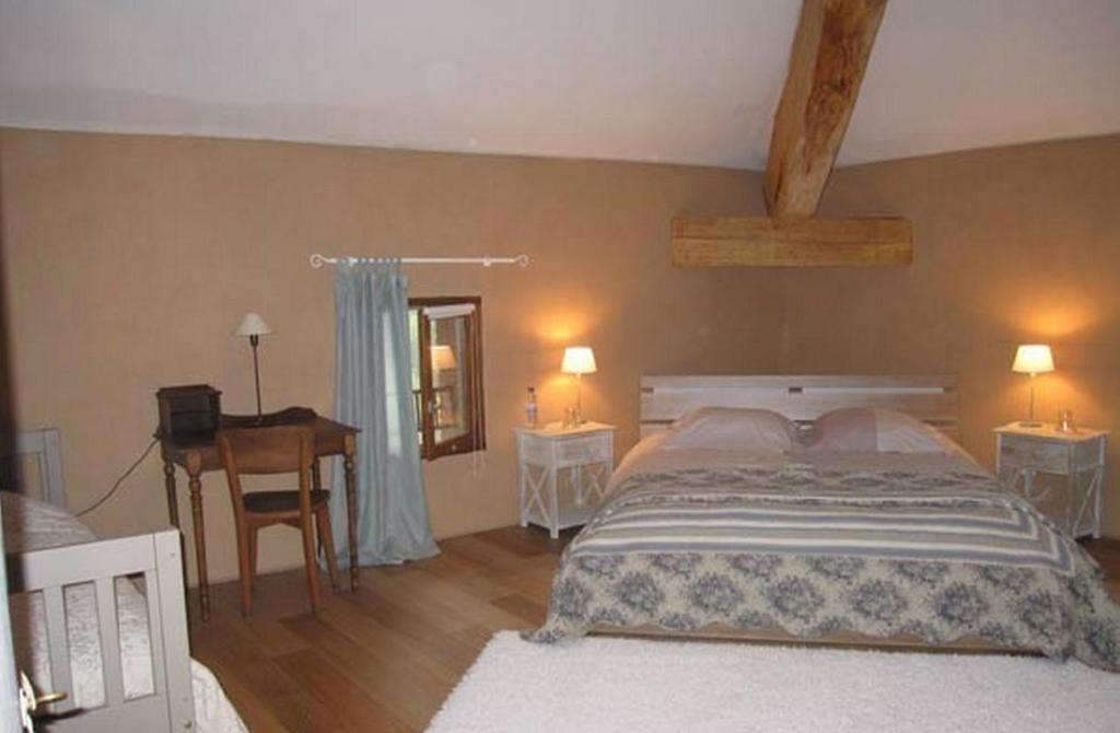 Bed and Breakfast Le Fraysse à Montdurausse Chambre photo